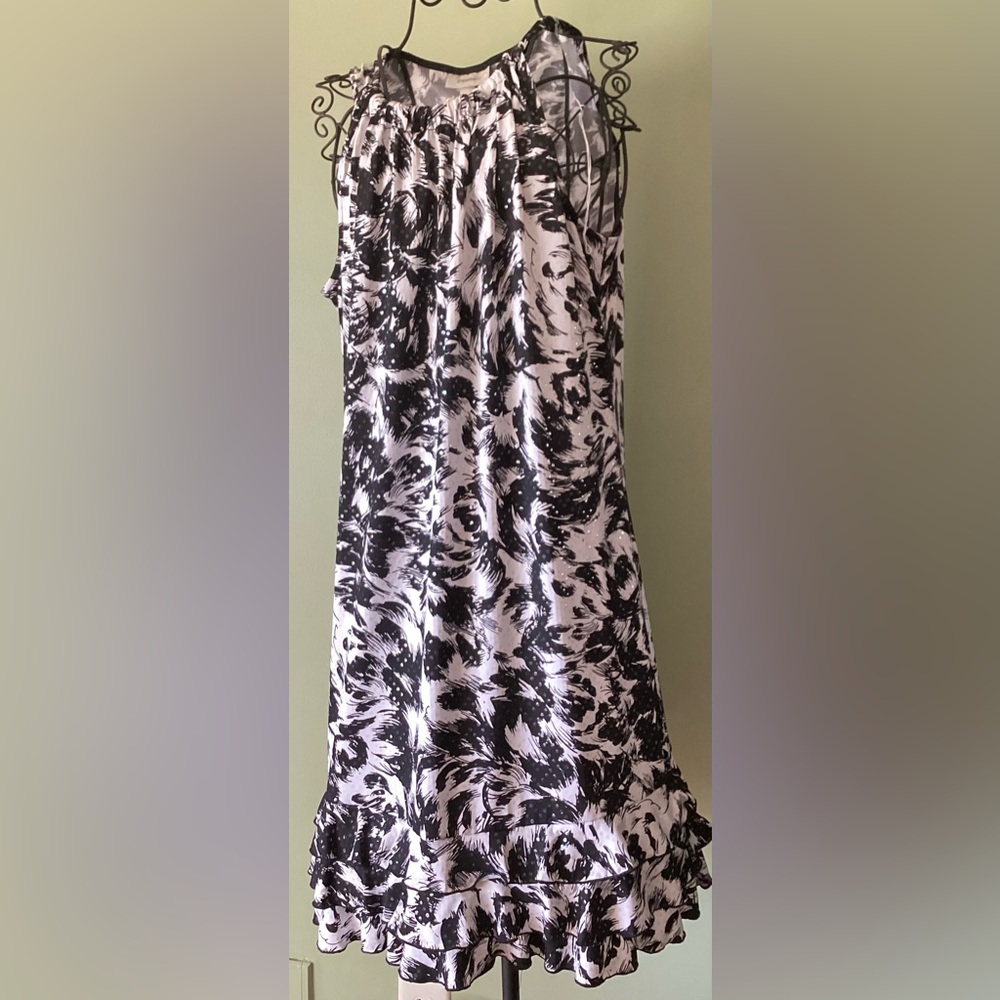 Dressbarn Black and White Abstract Dress